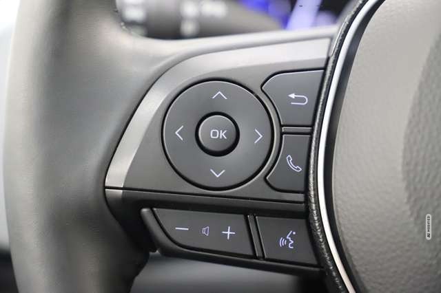 Toyota Corolla 1.8Hybrid 122PS Automatik Club Nav 1Hand
