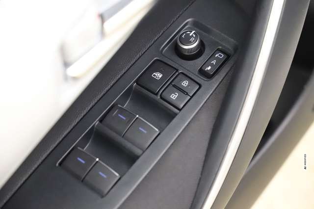 Toyota Corolla 1.8Hybrid 122PS Automatik Club Nav 1Hand