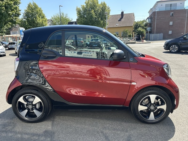 Smart ForTwo EQ EXCLUSIVE PANORAMA KLIMA*SHZG*SMART-LINK*R-CAM 