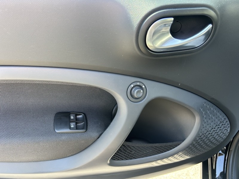 Smart ForTwo EQ EXCLUSIVE PANORAMA KLIMA*SHZG*SMART-LINK*R-CAM 