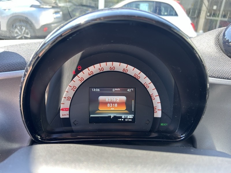 Smart ForTwo EQ EXCLUSIVE PANORAMA KLIMA*SHZG*SMART-LINK*R-CAM 