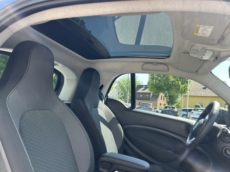 Smart ForTwo EQ EXCLUSIVE PANORAMA KLIMA*SHZG*SMART-LINK*R-CAM 