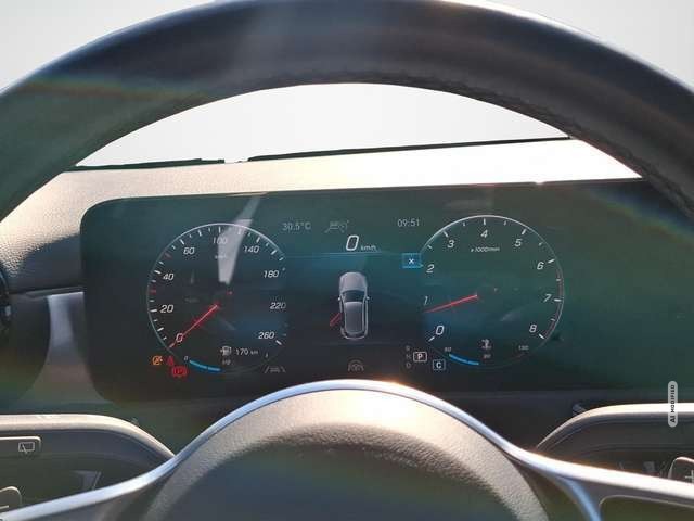 Mercedes-Benz A 250 Progressive AUTOMATIK / PANORAMA / E-SITZE / NAVI