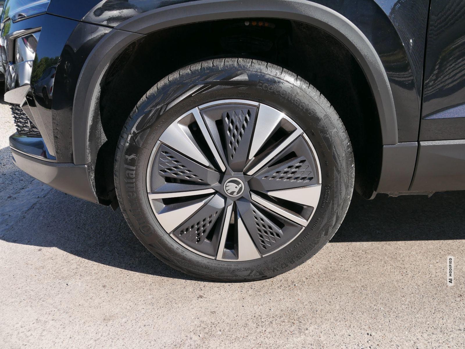 Skoda Karoq Selection 1.5 TSI DSG*ACC*PDC*KAMERA*TEMPOMAT*LED*SMARTLINK*KLIMA*RADIO*17