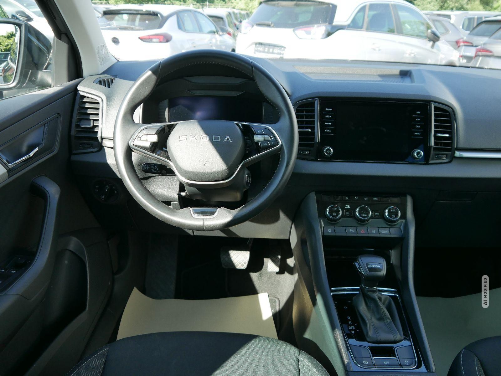 Skoda Karoq Selection 1.5 TSI DSG*ACC*PDC*KAMERA*TEMPOMAT*LED*SMARTLINK*KLIMA*RADIO*17