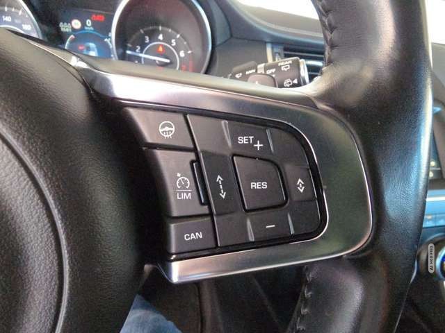Jaguar E-Pace E-PACE R-Dynamic S AWD *