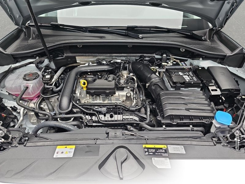 Audi Q2 30 TFSI Navi LED el.Heckklappe LM16