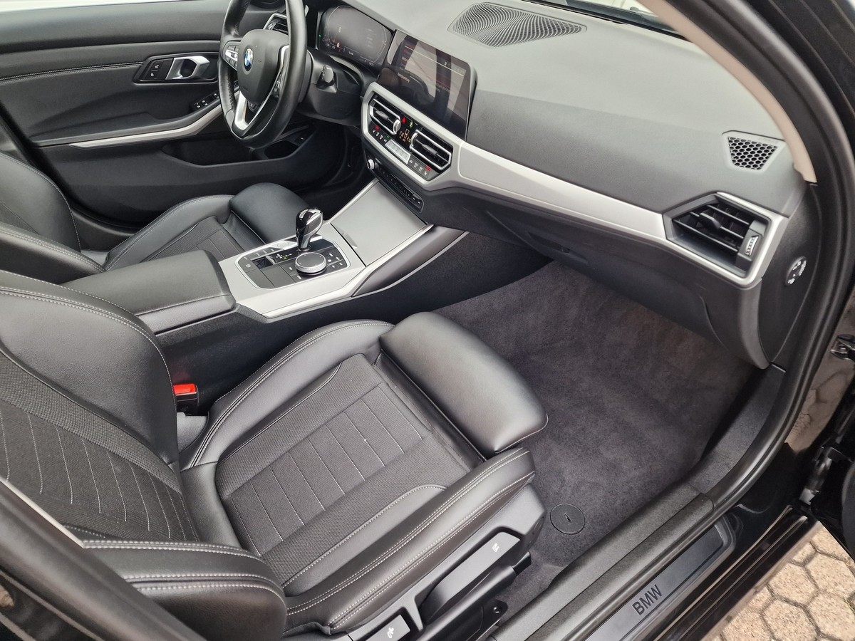 BMW 318d*Sportsitze*Pano*Live Cockpit Prof.*DAB*LED