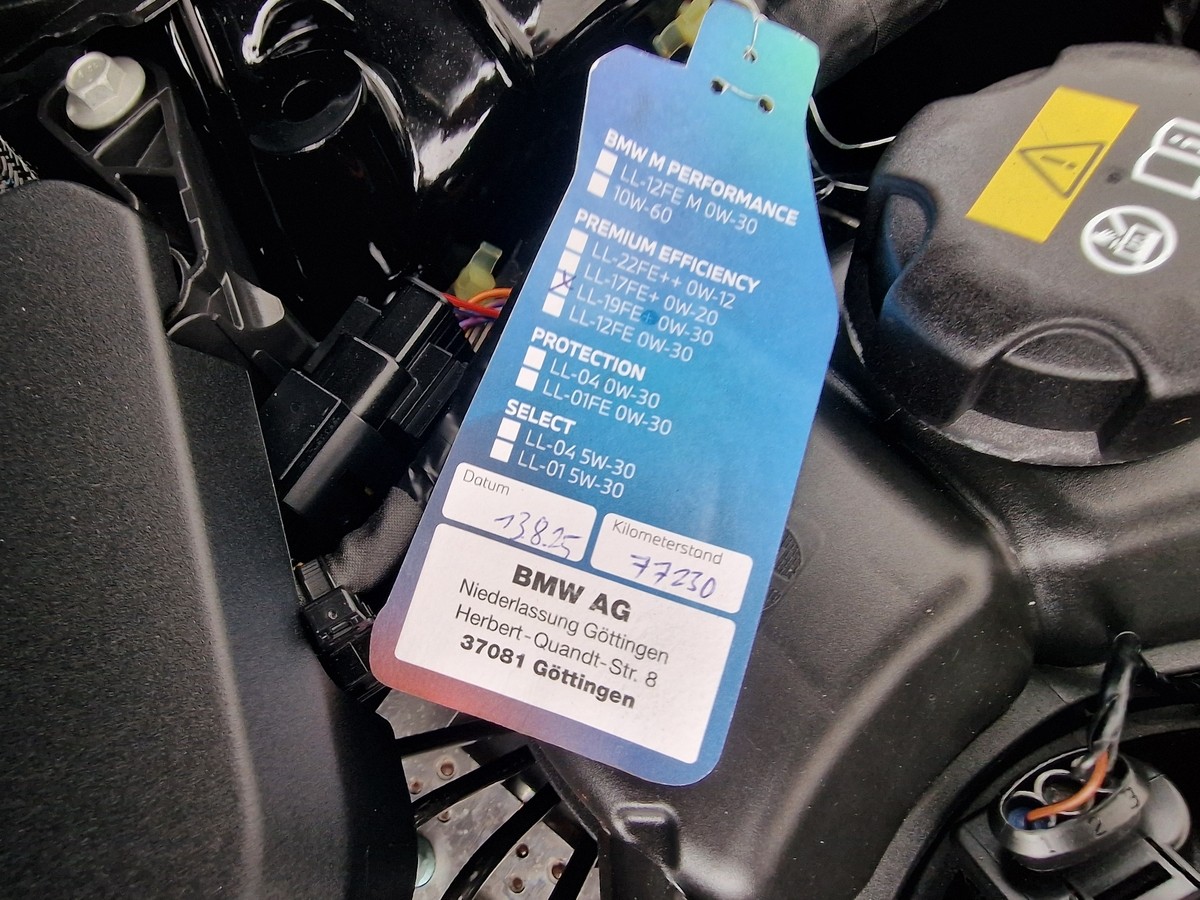 BMW 318d*Sportsitze*Pano*Live Cockpit Prof.*DAB*LED