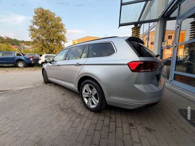 Volkswagen Passat 2.0 TDI Business LED Massage 1 Hand
