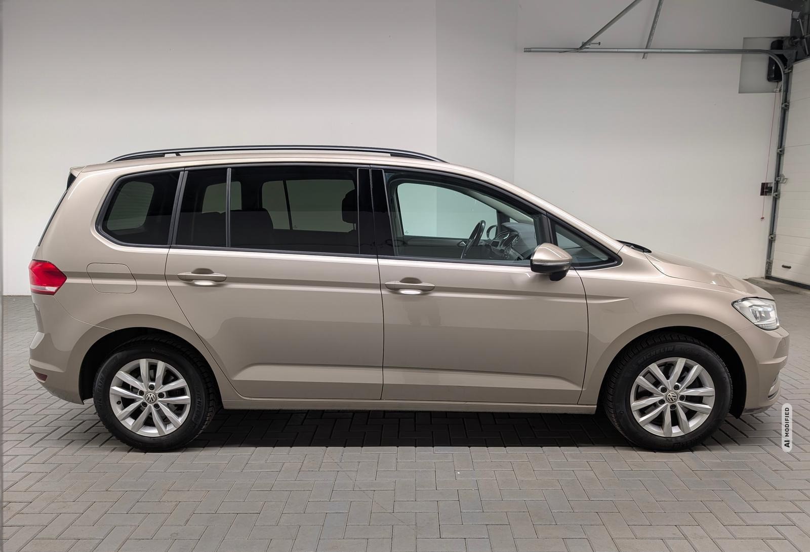 Volkswagen Touran 7-Sitze/Sthzg/LED/Navi/ACC/SHZ/PDC/AHK
