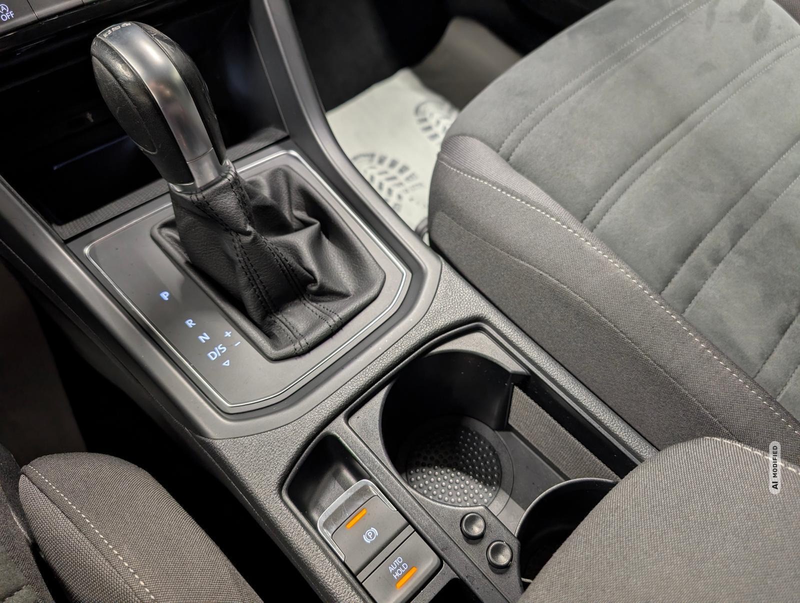 Volkswagen Touran 7-Sitze/Sthzg/LED/Navi/ACC/SHZ/PDC/AHK