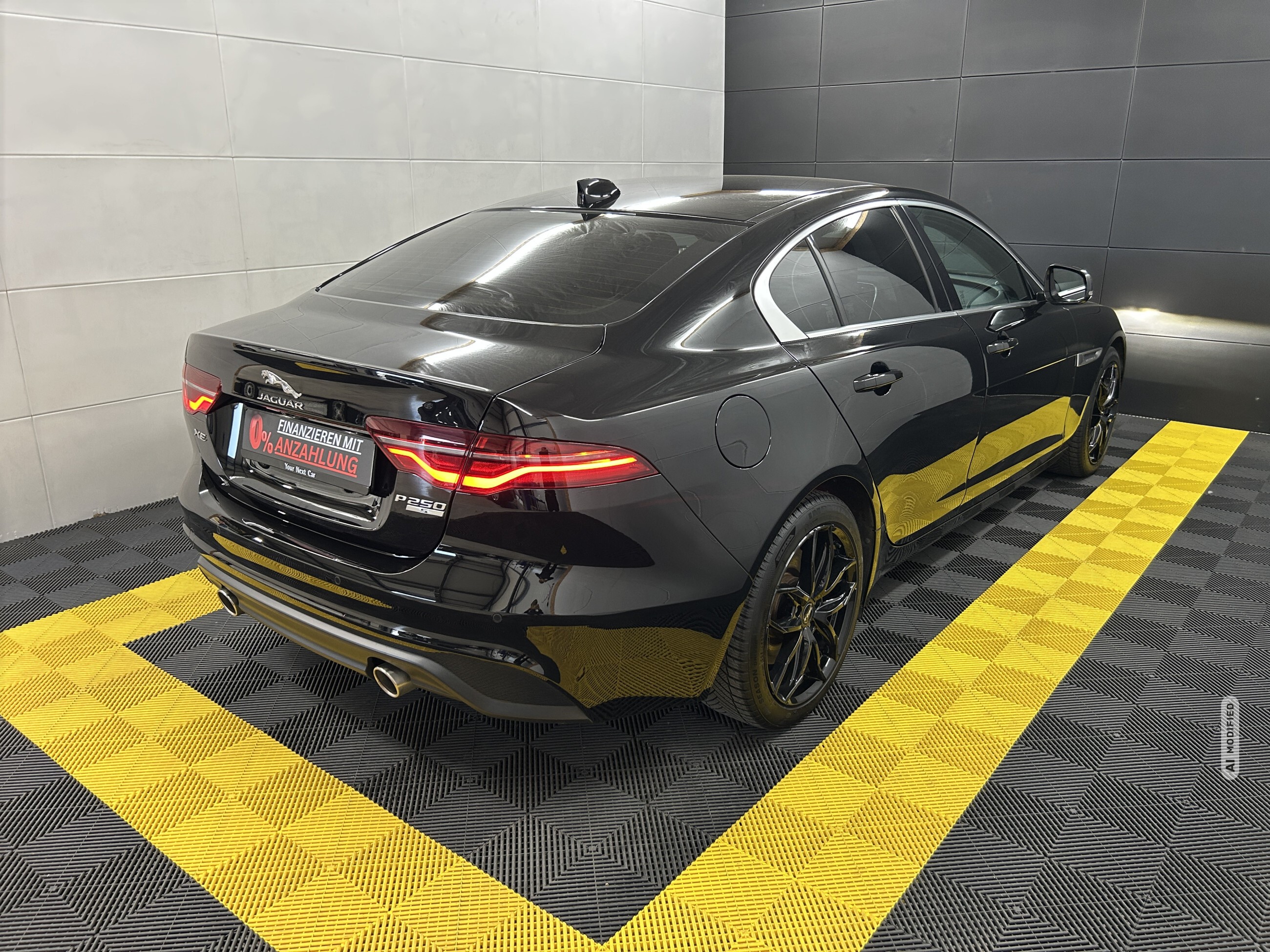 Jaguar XE S+KAM+LED+Keyless+NBA+TEMP+SHA+CarPlay
