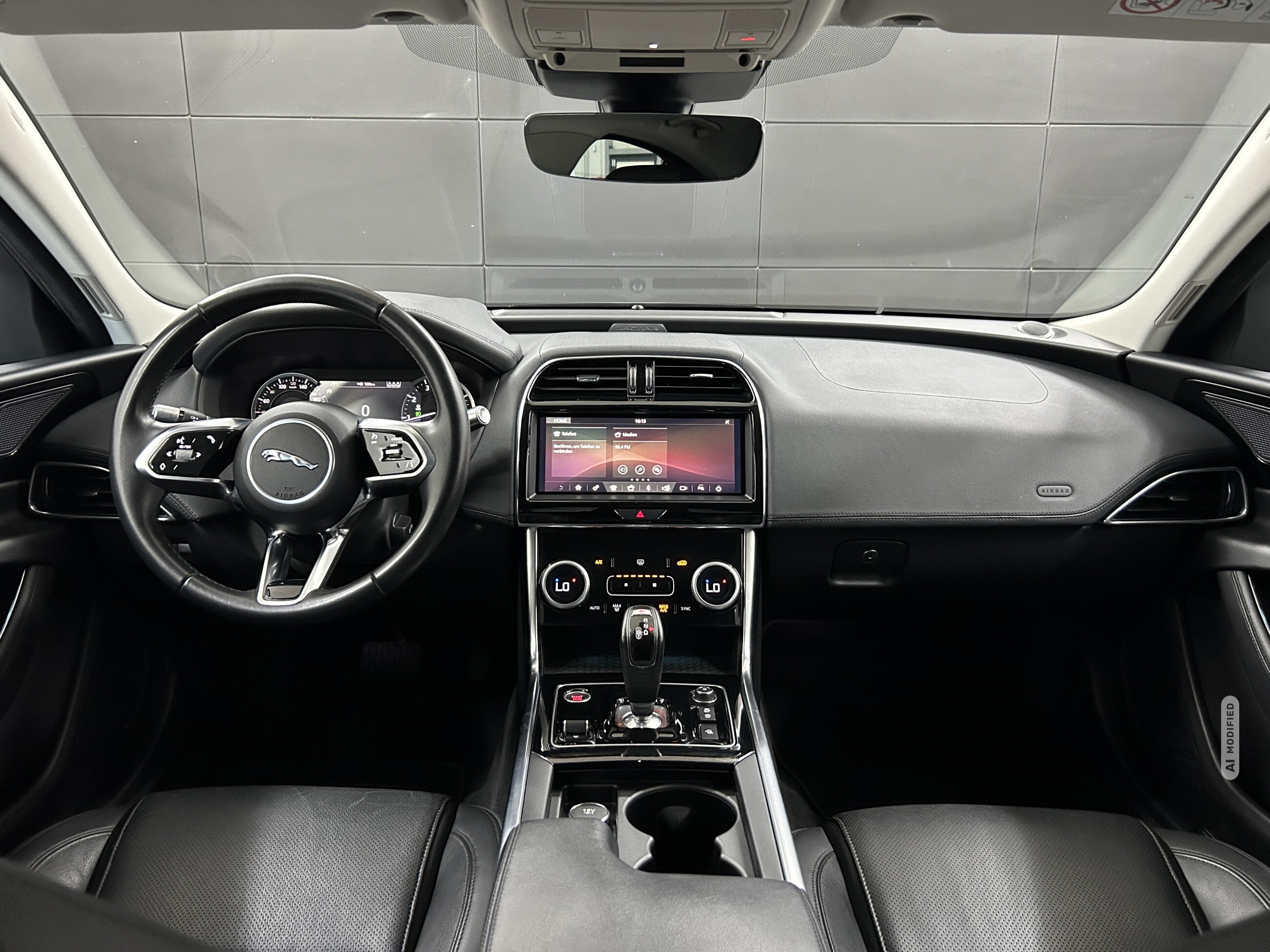Jaguar XE S+KAM+LED+Keyless+NBA+TEMP+SHA+CarPlay