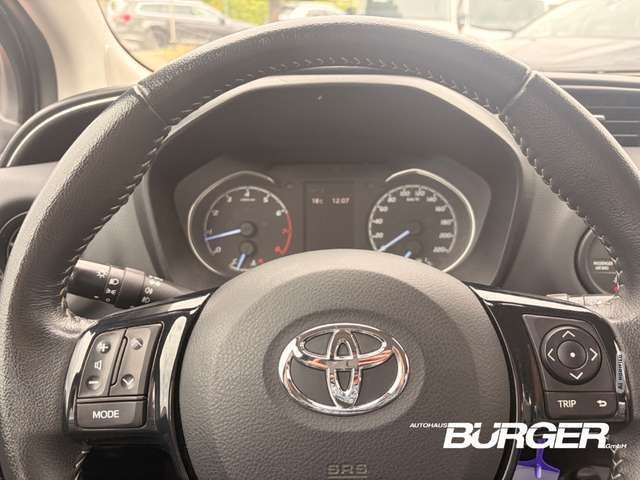 Toyota Yaris Team D SHZ Kamera Spurhalteass. Fernlichtass. Verk
