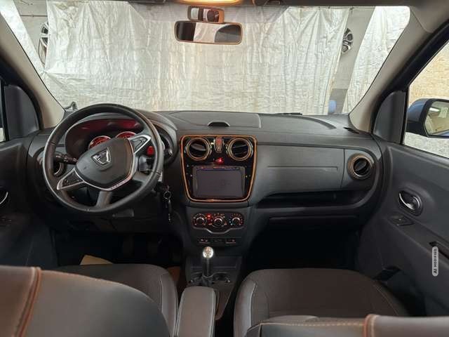 Dacia Lodgy Stepway Celebration 1.2 TCe Navi Carplay