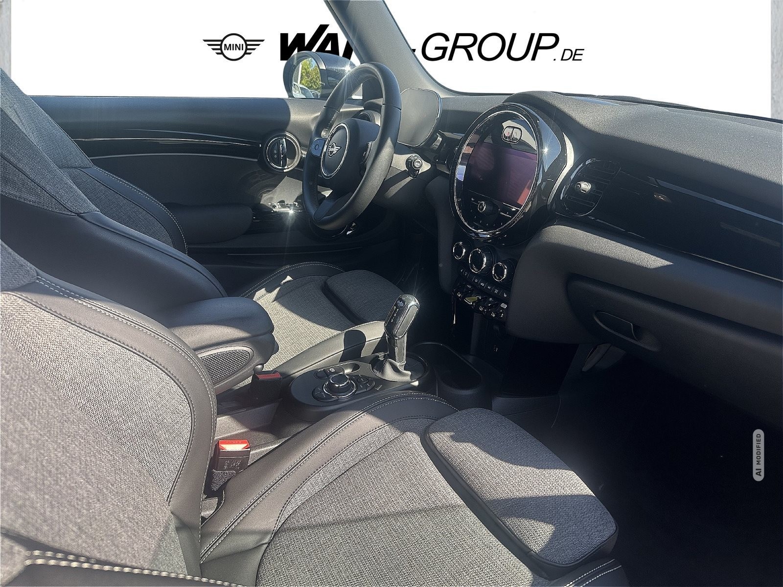 MINI Cooper SE SE CLASSIC TRIM NAVI LED GRA PDC SHZG DAB