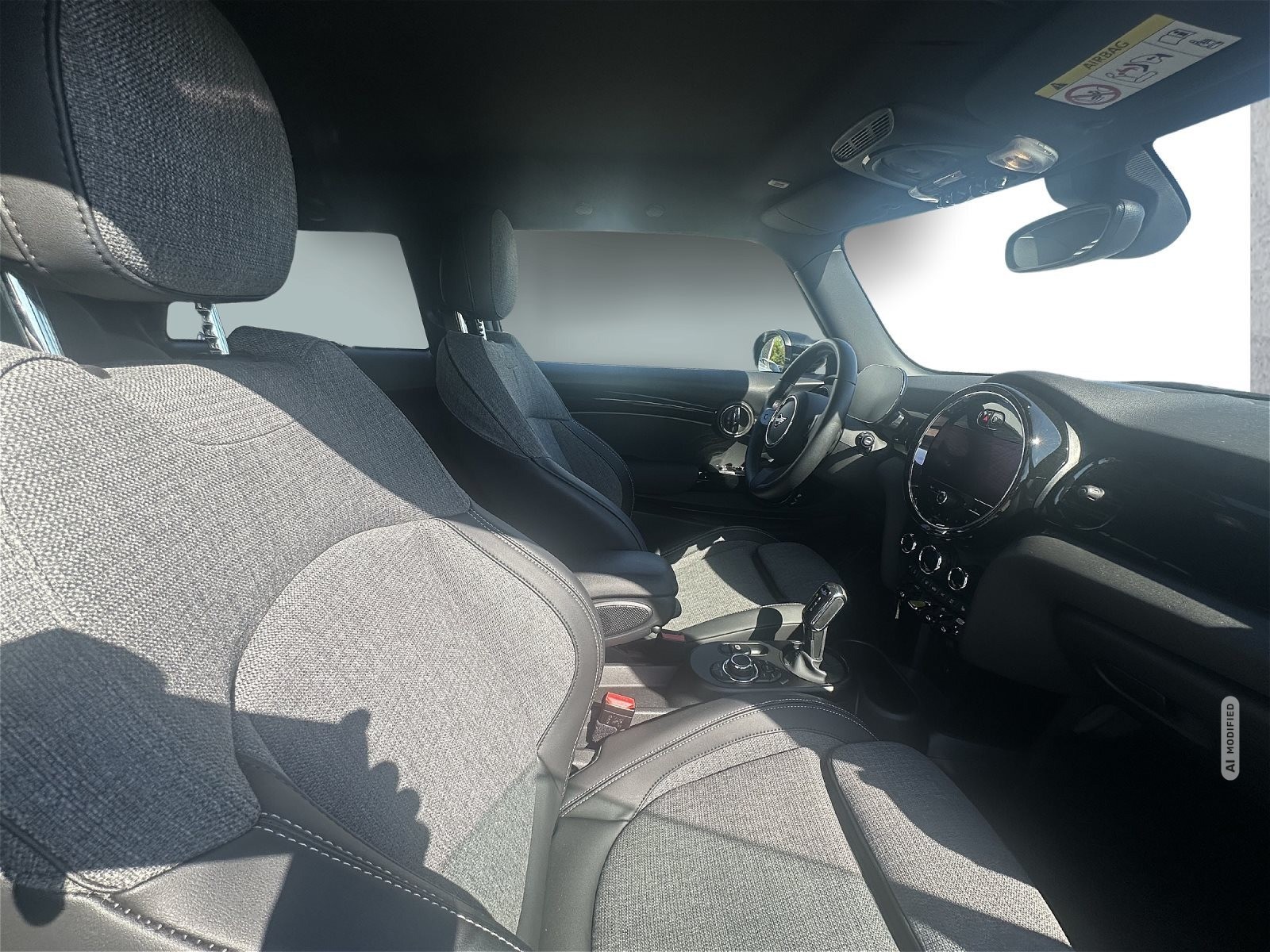 MINI Cooper SE SE CLASSIC TRIM NAVI LED GRA PDC SHZG DAB