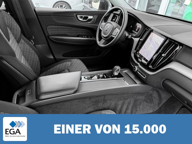 Volvo XC60 Core 2WD AHK Digitales Cockpit Soundsystem LED Sperrdiff. El. Heckklappe Ap