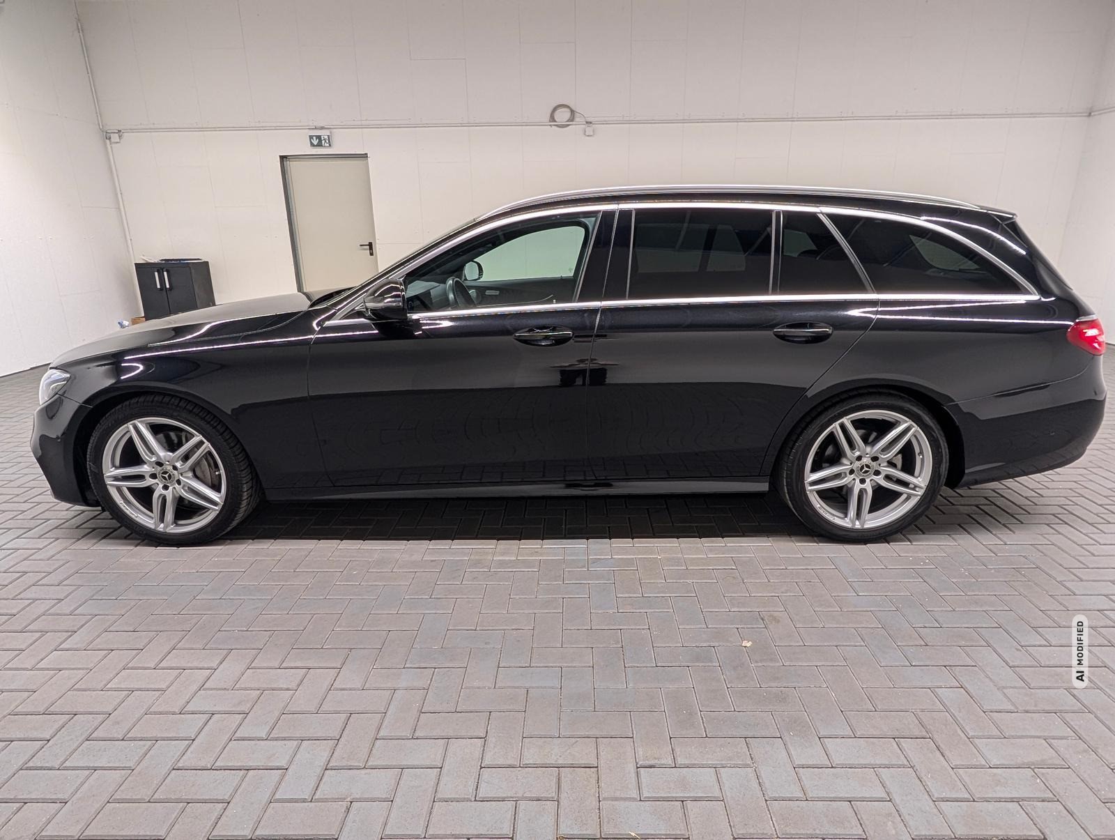Mercedes-Benz E 220 d T AMG-Line Multibeam/Navi/elH/Burmester