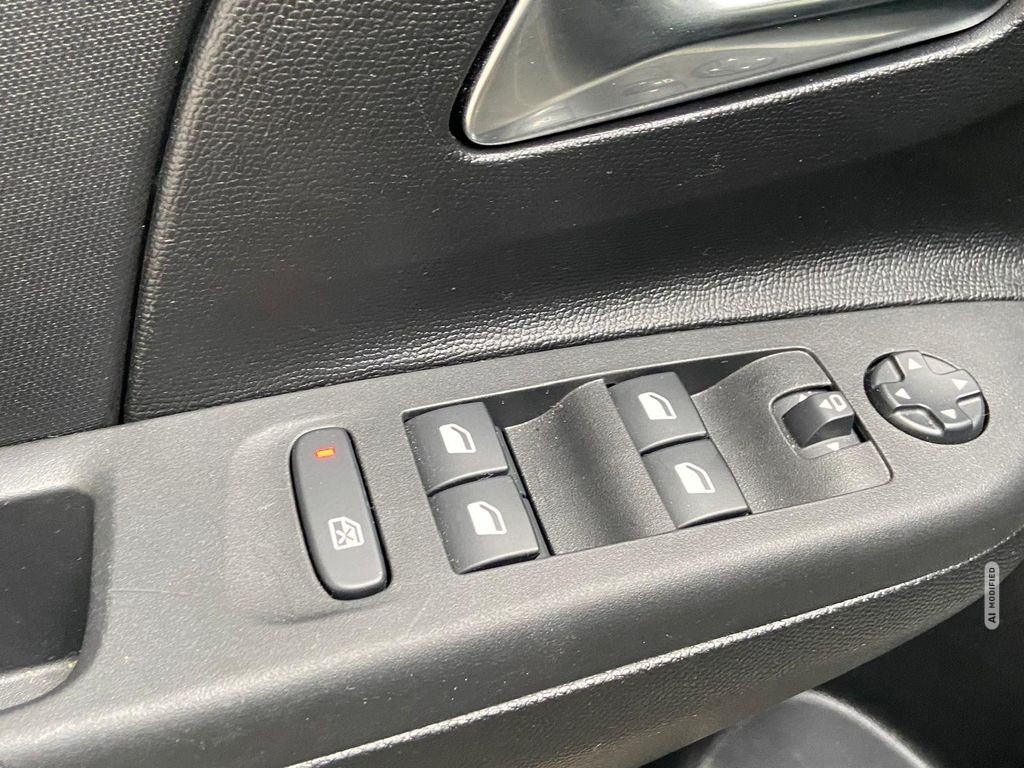 Opel Corsa F Kamera Sportsitze Digitalcock Tempo LED