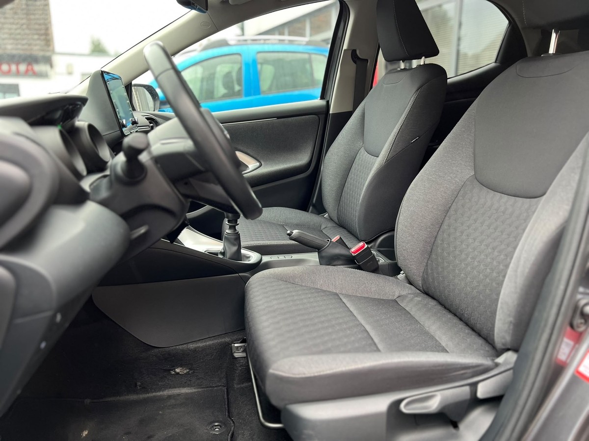 Toyota Yaris 1.5 VVT-i Comfort - R.Kamera - PDC - Alu - T.omat
