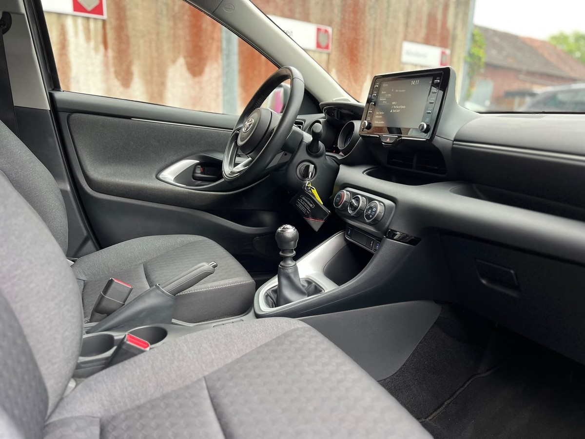 Toyota Yaris 1.5 VVT-i Comfort - R.Kamera - PDC - Alu - T.omat