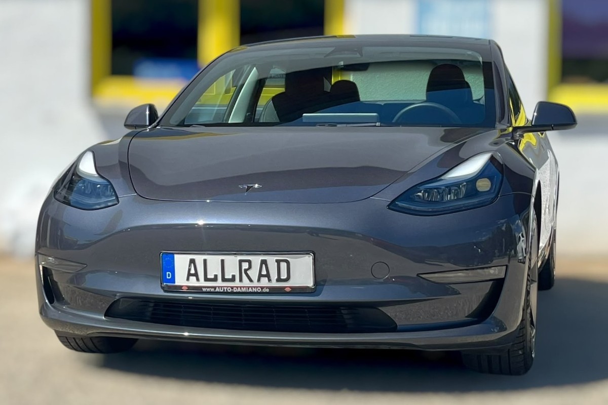Tesla Model 3 Long Range Dual 75 kWh AWD 