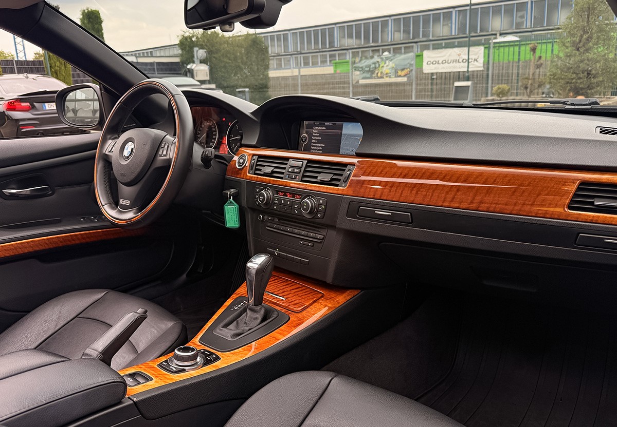 BMW 330d Cabrio Individual Harman Kardon ACC AHK