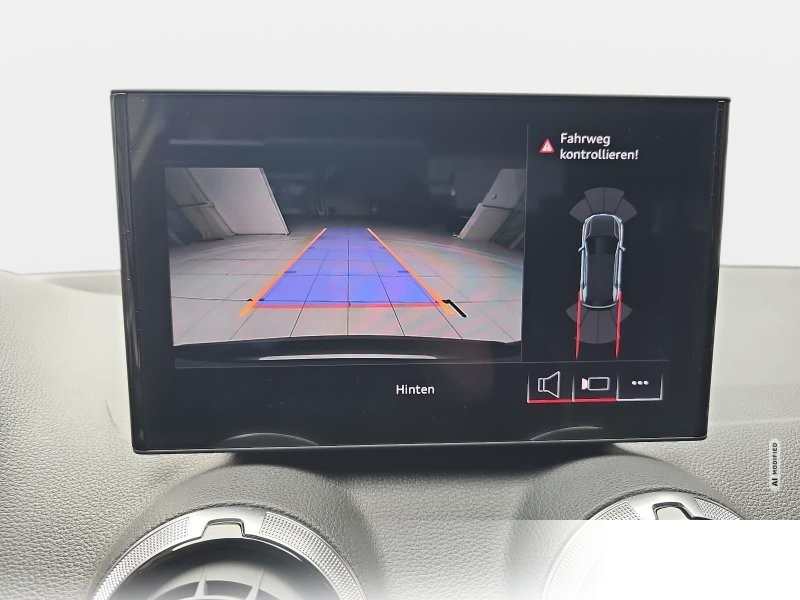 Audi Q2 30 TFSI S line Navi LED Kamera LM17