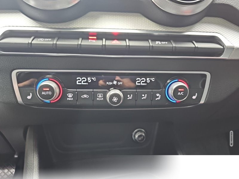 Audi Q2 30 TFSI S line Navi LED Kamera LM17
