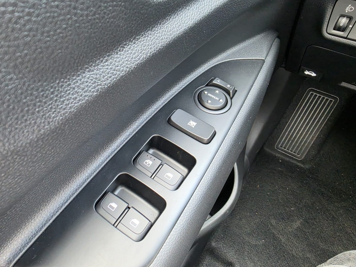 Kia Stonic 1.0 T-GDI SPIN - Navi - PDC - R.Kam - Sitzhzg 
