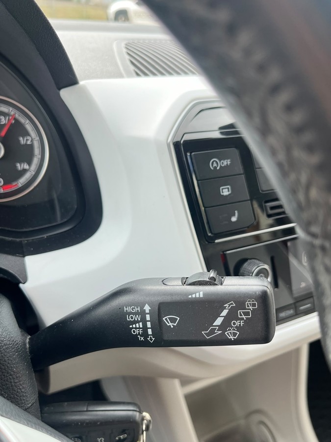 Volkswagen up! 1.0 BMT beats *Einparkhilfe hinten*Bluetooth*Sitzheizung