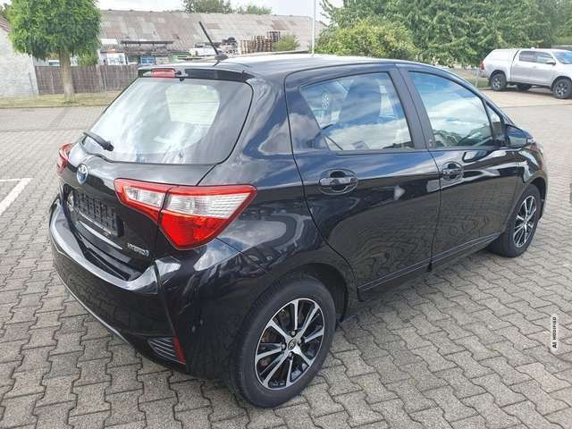 Toyota Yaris Hybrid 1.5 VVT-i Team Deutschland
