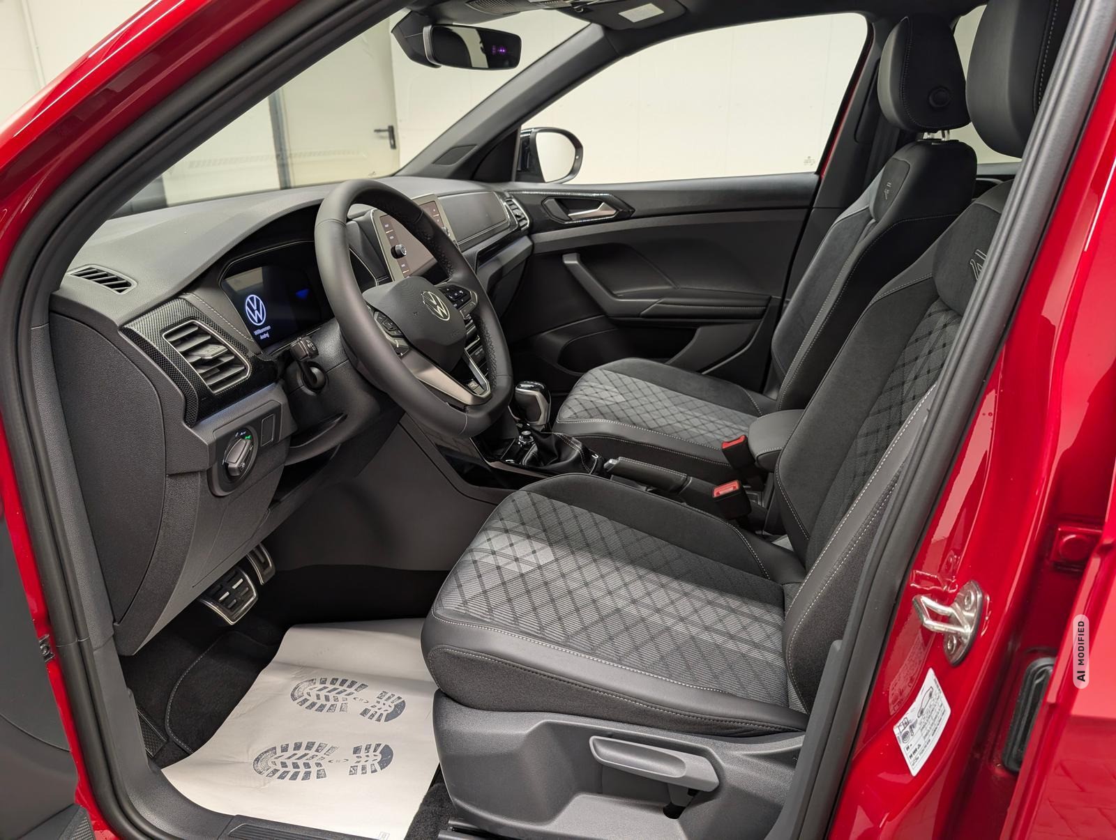 Volkswagen T-Cross R-Line IQ-Light/Kam/SHZ/ACC/App-C./18-LM