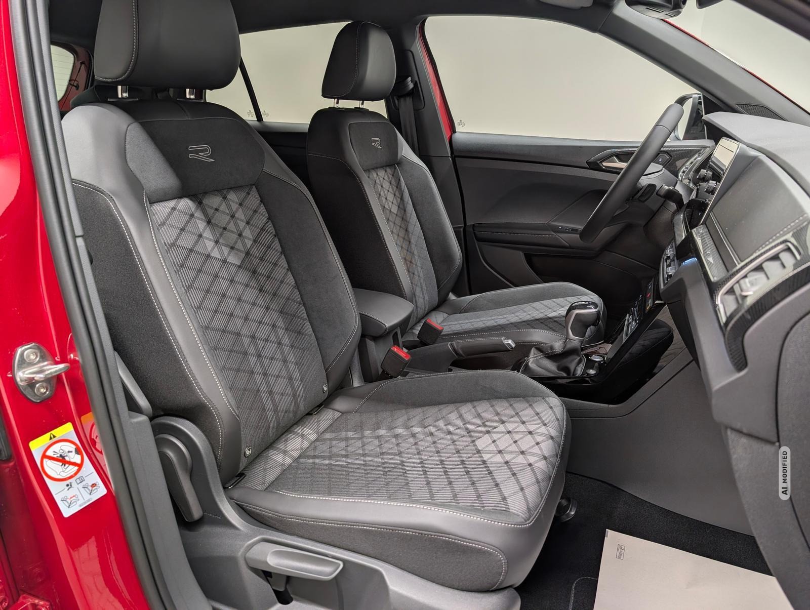 Volkswagen T-Cross R-Line IQ-Light/Kam/SHZ/ACC/App-C./18-LM