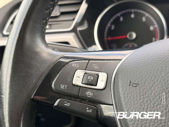 Volkswagen Touran Comfortline Navi 7-Sitzer ACC Kamera Sitzheizung