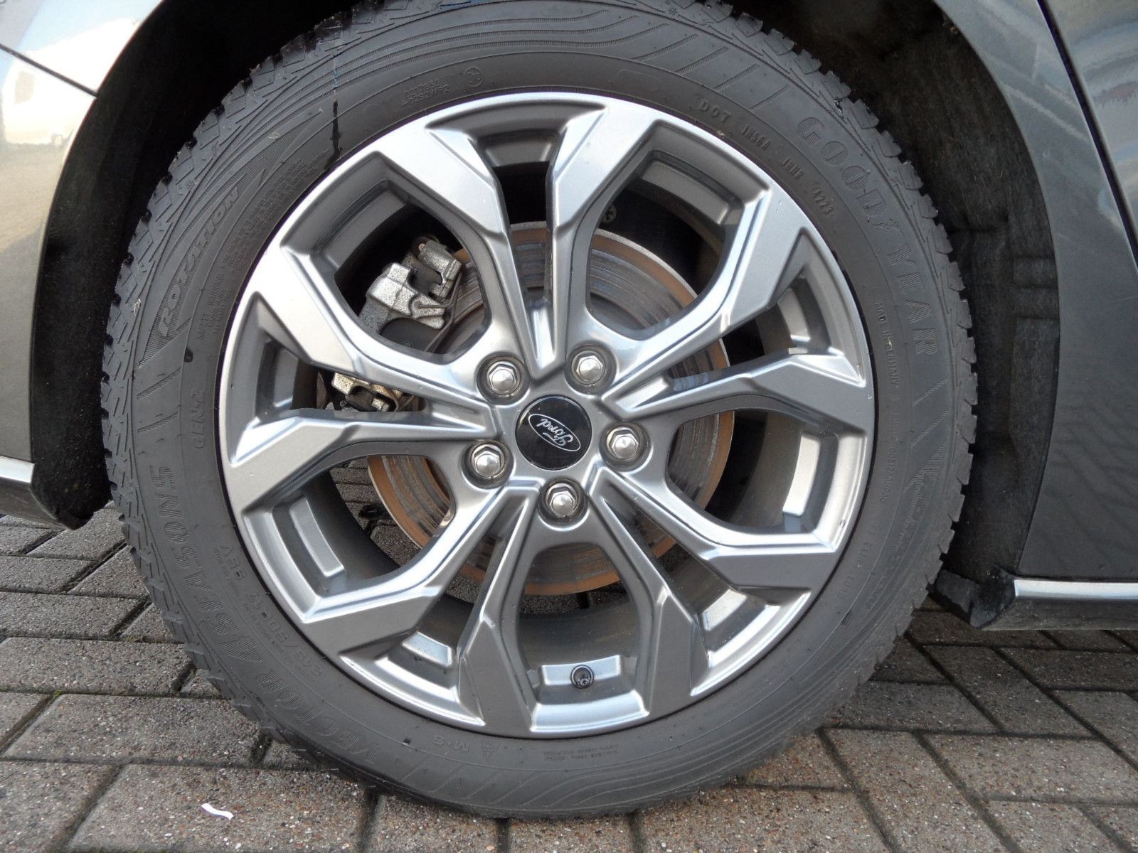 Ford Focus Turnier ST-Line X+Sitzhzg+Kamera+AHK+AT