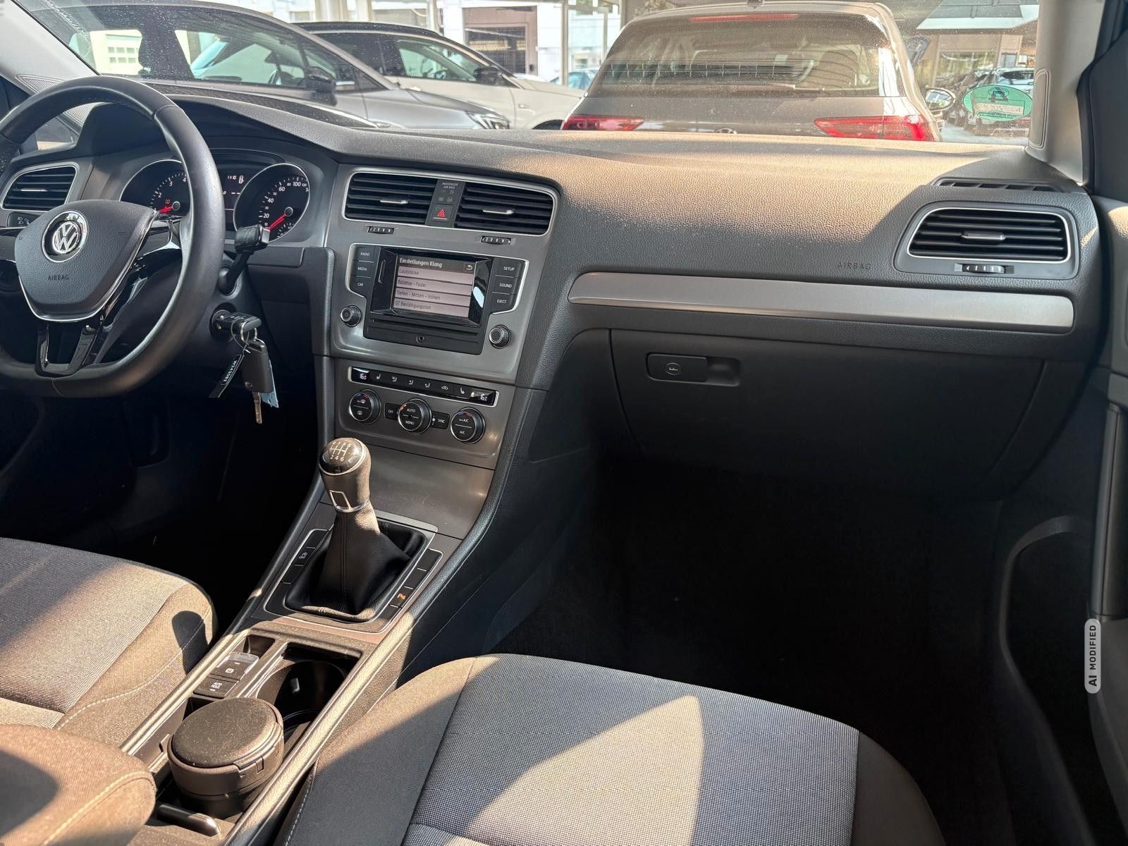 Volkswagen Golf VII Lim. Trendline BMT