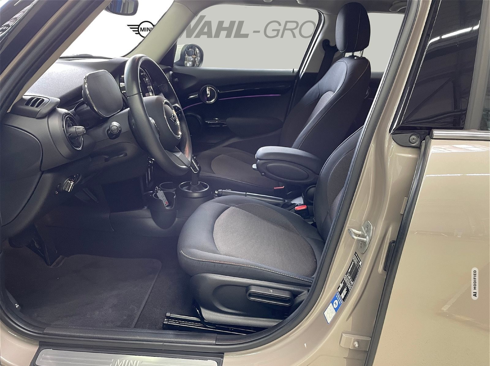 MINI Cooper 5-TÜRER LED KAMERA NAVI KOMFORTZG. ALU 16