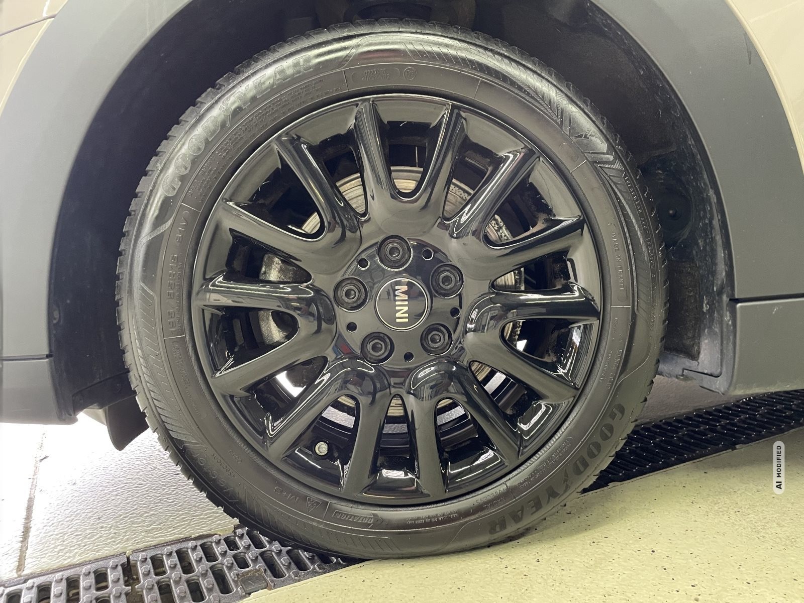 MINI Cooper 5-TÜRER LED KAMERA NAVI KOMFORTZG. ALU 16