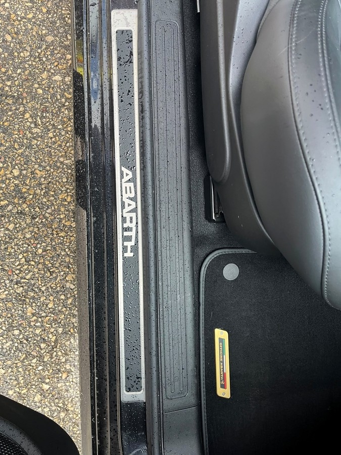 Abarth 500 1.4 T-Jet 16V Scorpioneoro (EURO 6d-TEMP) 