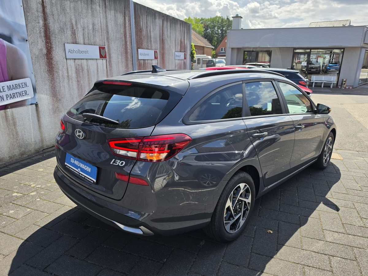 Hyundai i30 1.6 T-GDI GO - Navi - Sitzhzg - PDC v+h - R.Kam