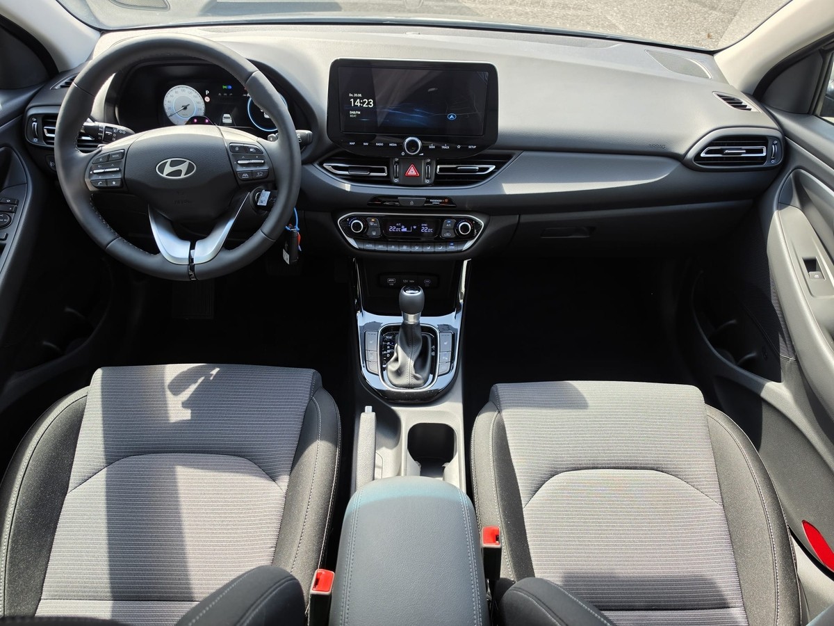 Hyundai i30 1.6 T-GDI GO - Navi - Sitzhzg - PDC v+h - R.Kam