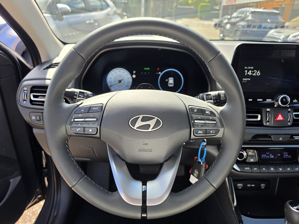Hyundai i30 1.6 T-GDI GO - Navi - Sitzhzg - PDC v+h - R.Kam