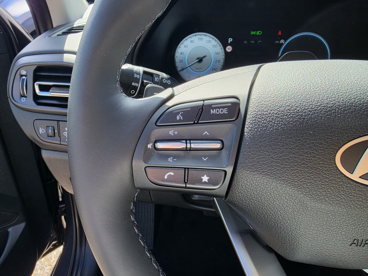 Hyundai i30 1.6 T-GDI GO - Navi - Sitzhzg - PDC v+h - R.Kam