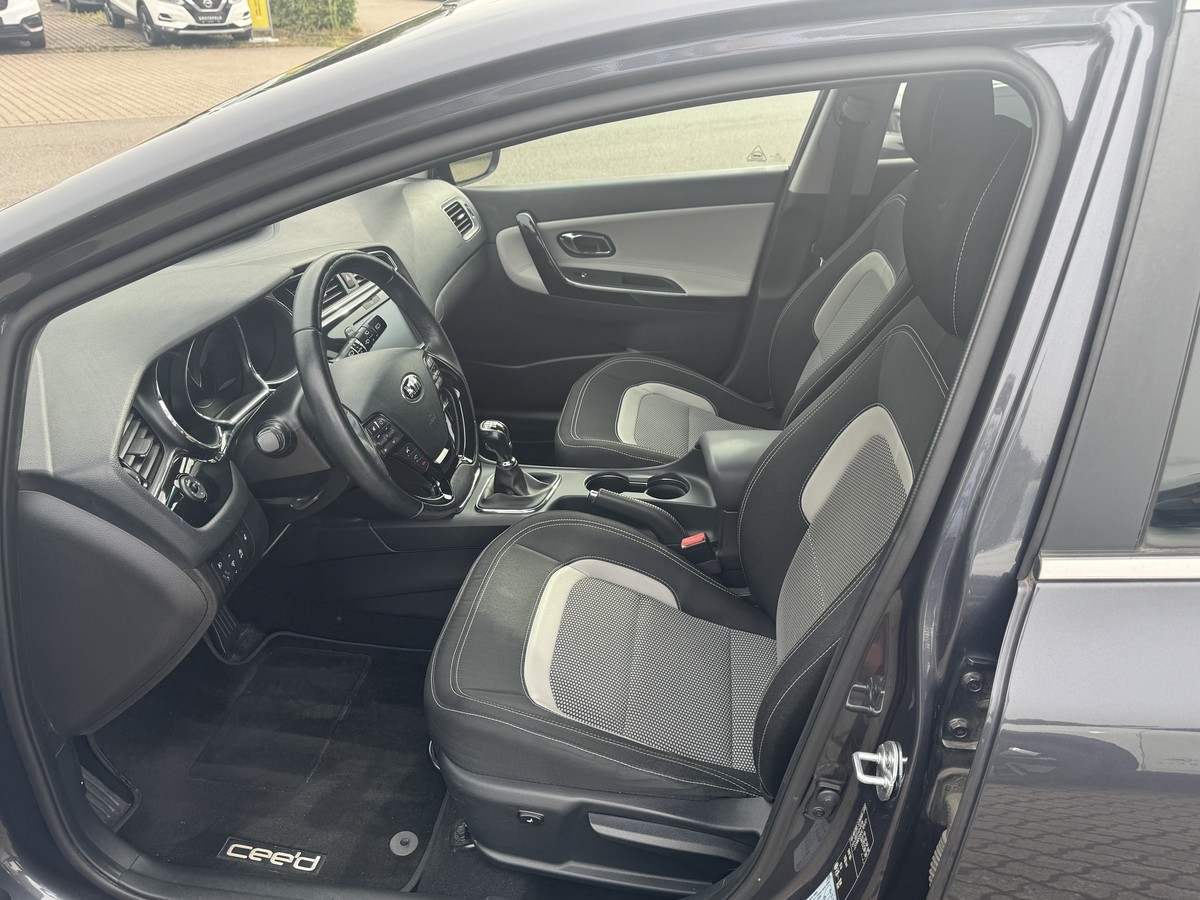 Kia cee'd / Ceed 1.6 GDI Dream Team (Euro 6) 