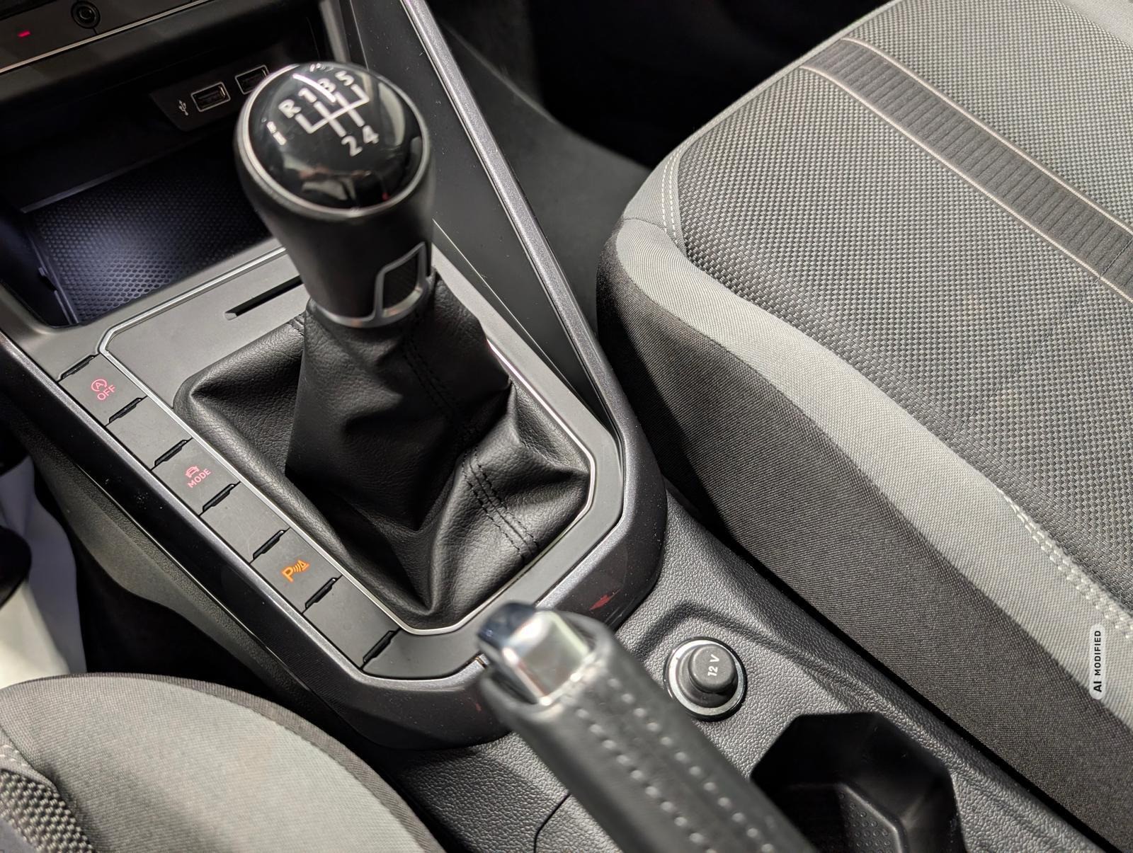 Volkswagen Polo Highline LED/Navi/SHZ/CarPlay/Tempom./16-LM