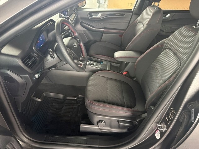 Ford Kuga 2.5l Plug-In Hybrid ST-Line +M&S+PDC+SZH+NAVI+KEYFREE+