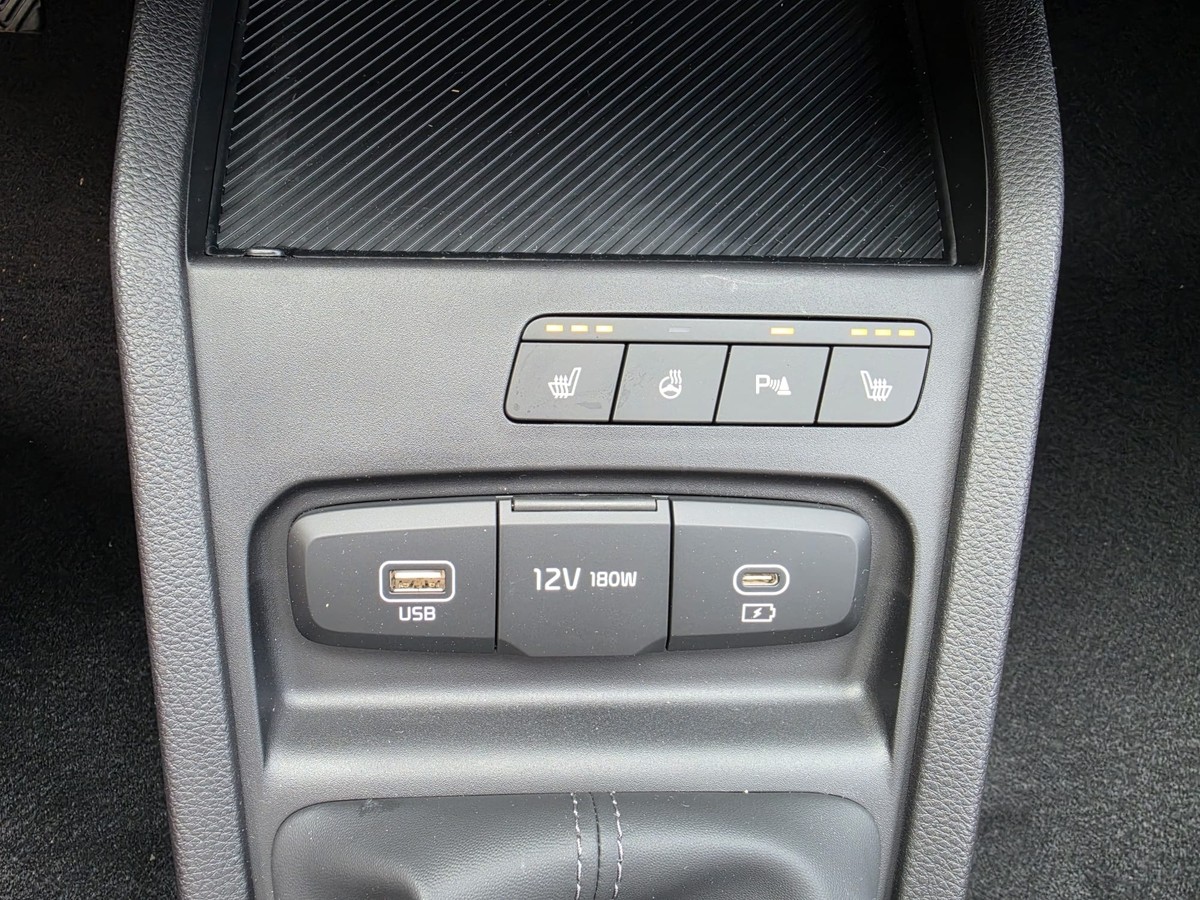Kia Stonic 1.0 T-GDI SPIN - Navi - PDC - R.Kam - Sitzhzg 